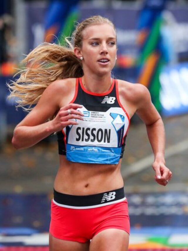 emily sisson half marathon record in 43 second